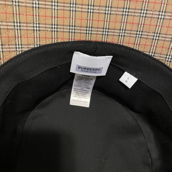 Burberry bucket hat - Picture 2 of 3